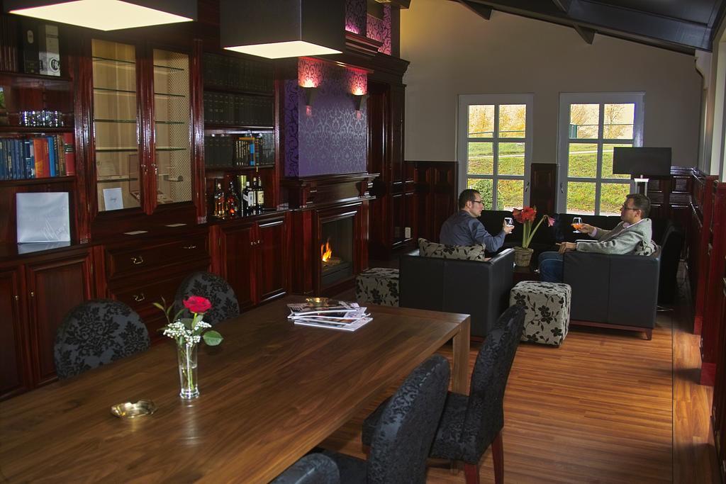 Restaurant Oolderhof Bv 호텔 루르몬드 외부 사진
